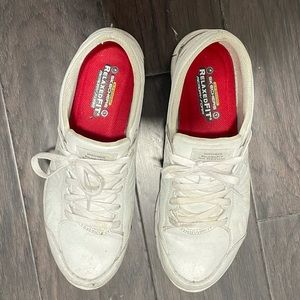 Hooters sneakers size 9 sketchers non slip white